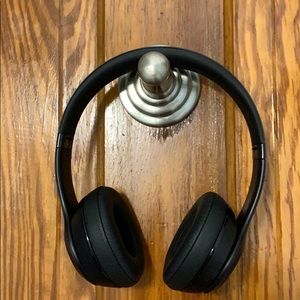 Beats Solo3 Wireless Headphones- with case